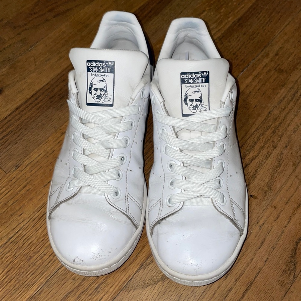 Womans Adidas Stan Smith in white size 7, great condition!